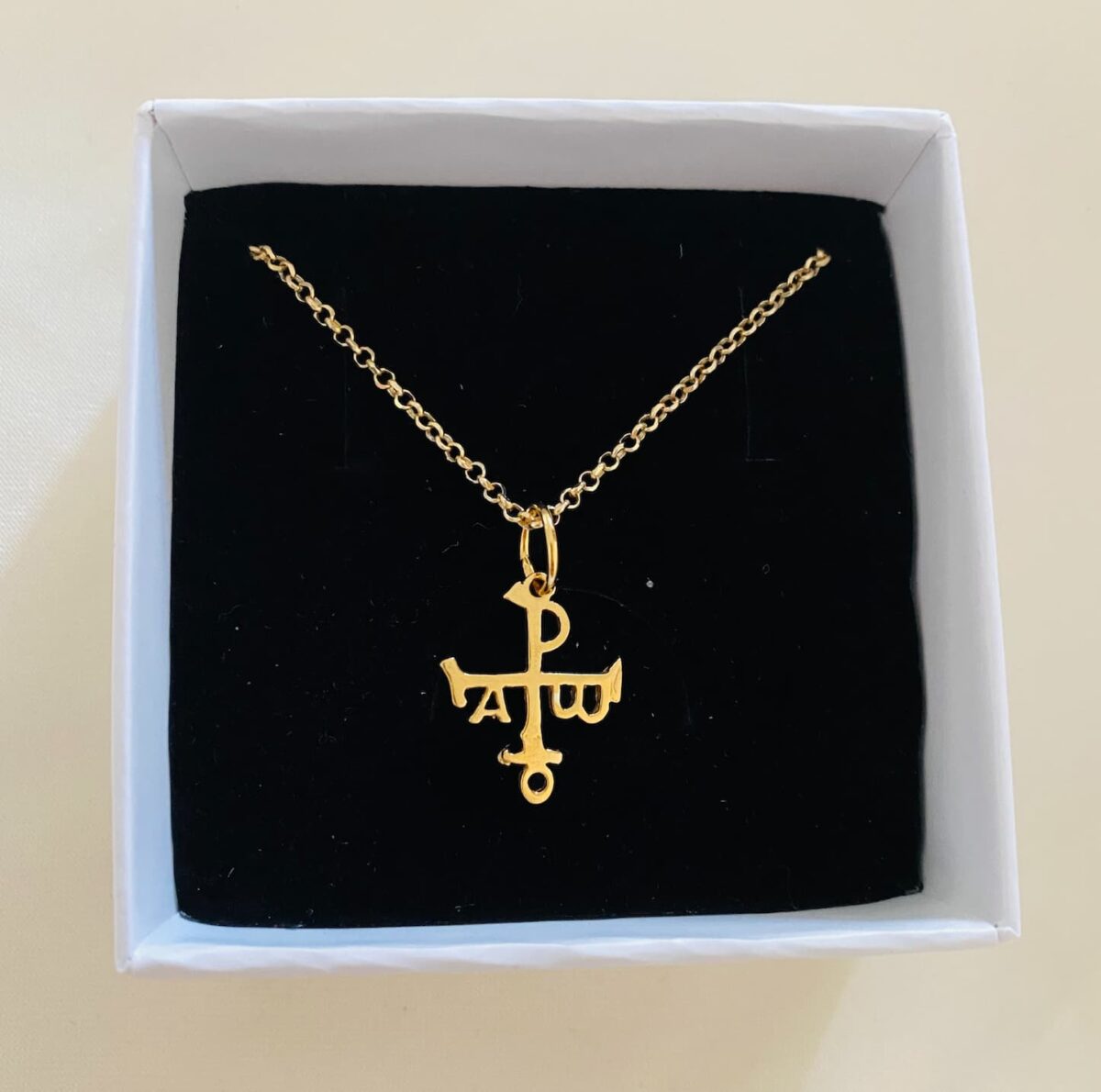 crismon mediano dorado