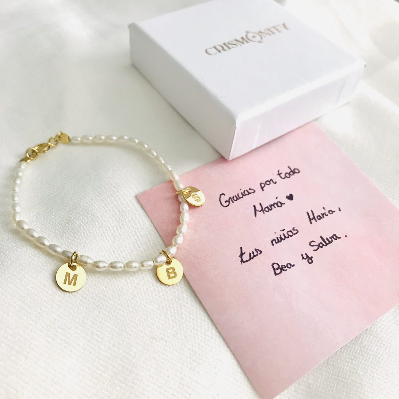 pulsera letras perlas cultivadas