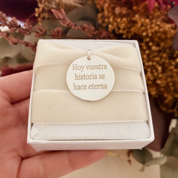 Medalla Novia " Hoy vuestra historia se hace eterna" PLATA - Imagen 3