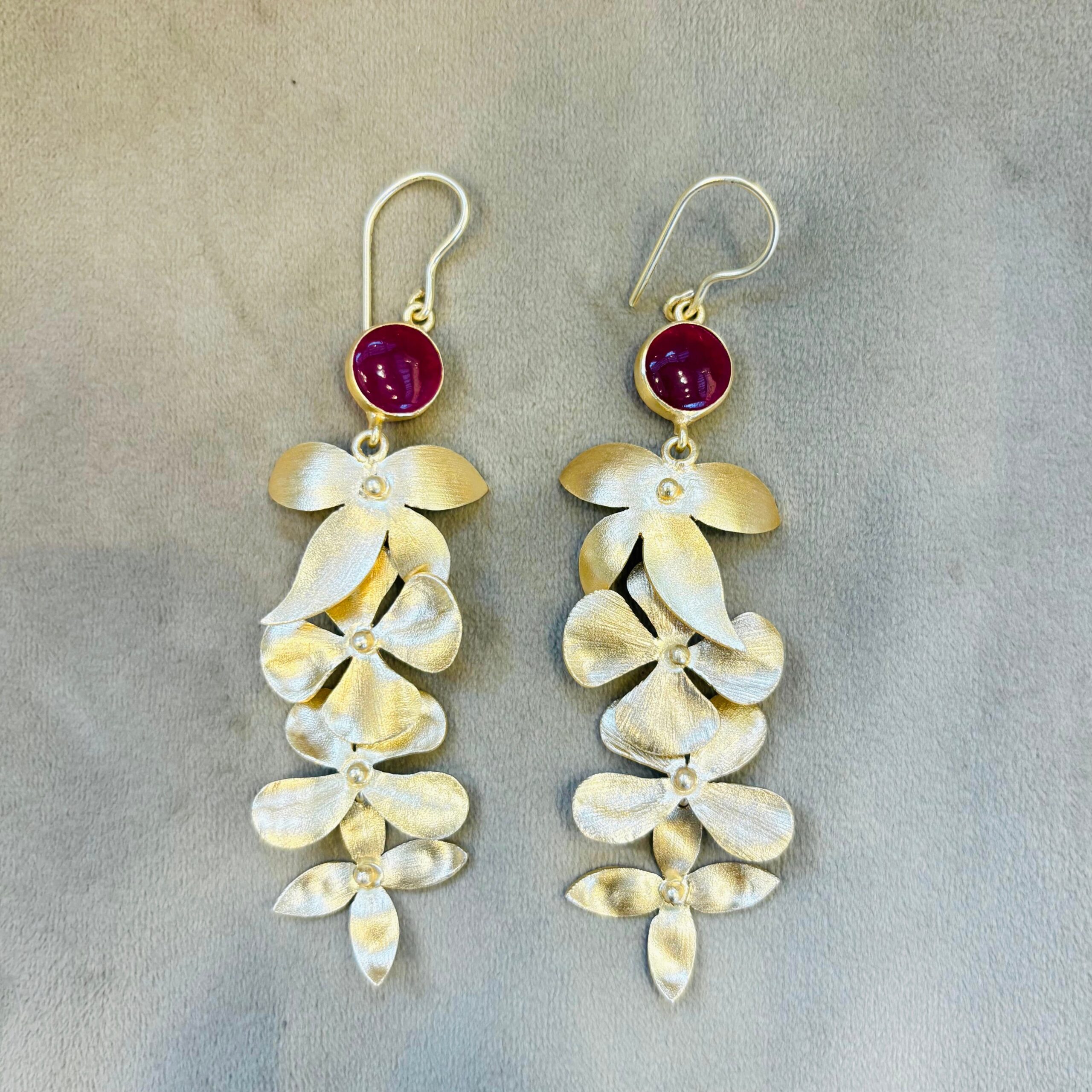 pendientes biznaga granates