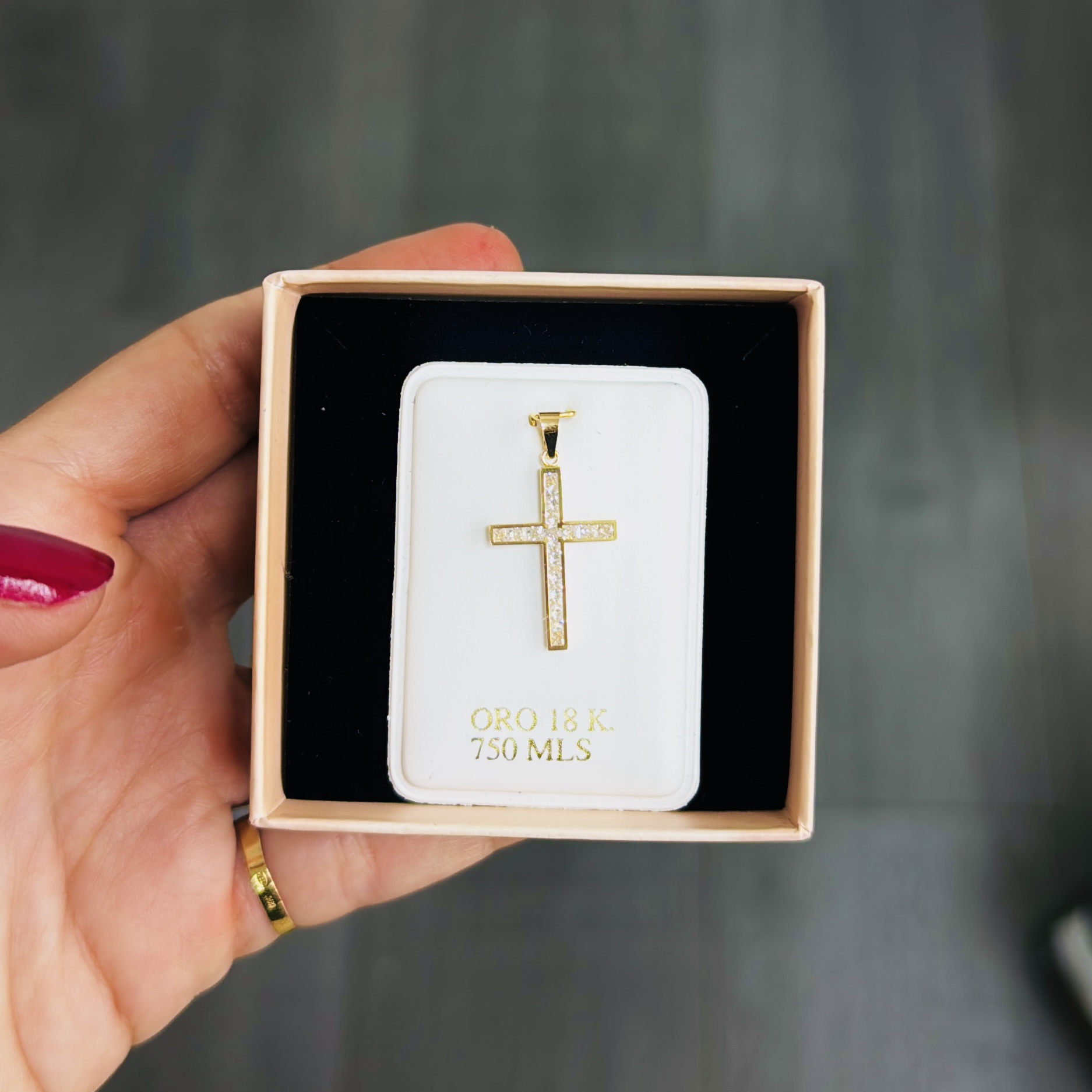 colgante cruz blanca oro 18k