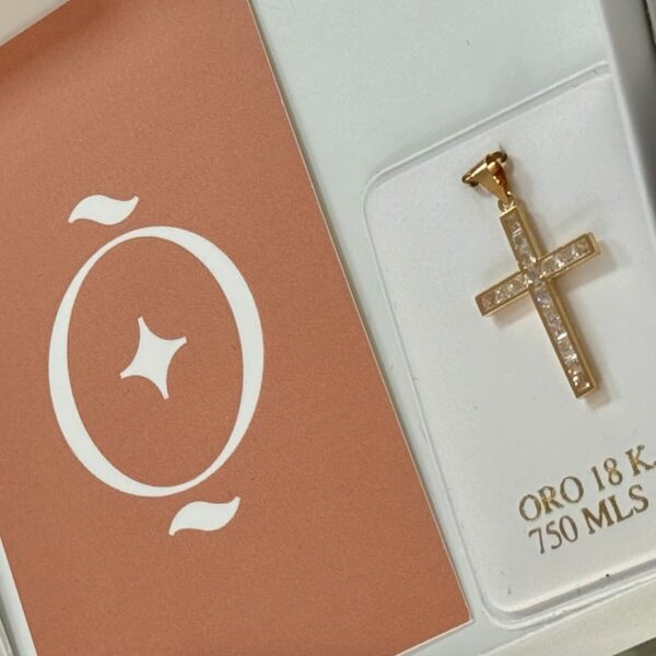 Colgante Cruz Circonitas Blancas ORO 18K Edición Limitada - Imagen 3